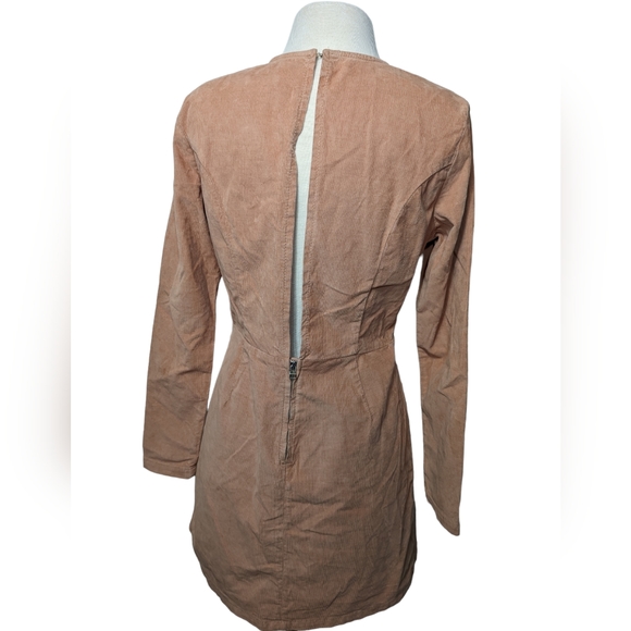 Dress - Picture 3 of 4